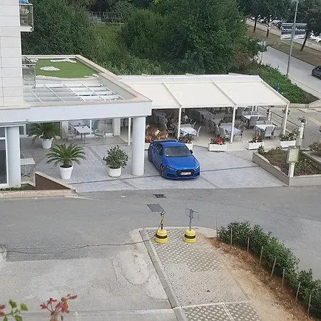 Adela 3 Morska Vila *