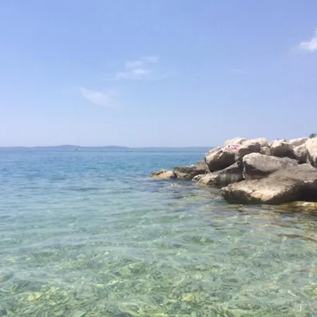 Adela 3 Morska Vila * Σπλιτ