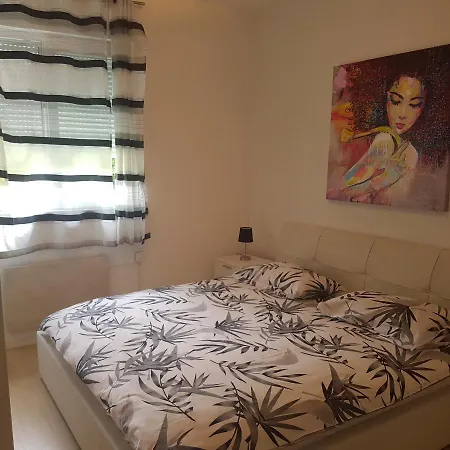 Adela 3 Morska Vila *