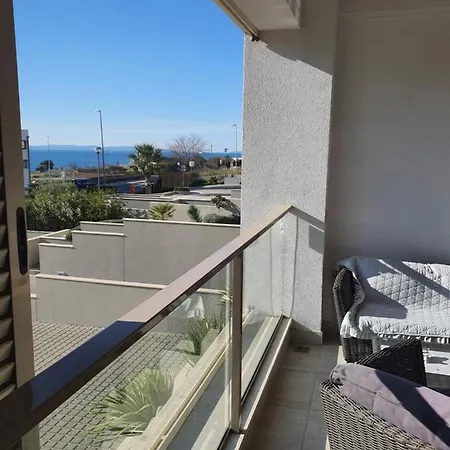 Adela 3 Morska Vila *